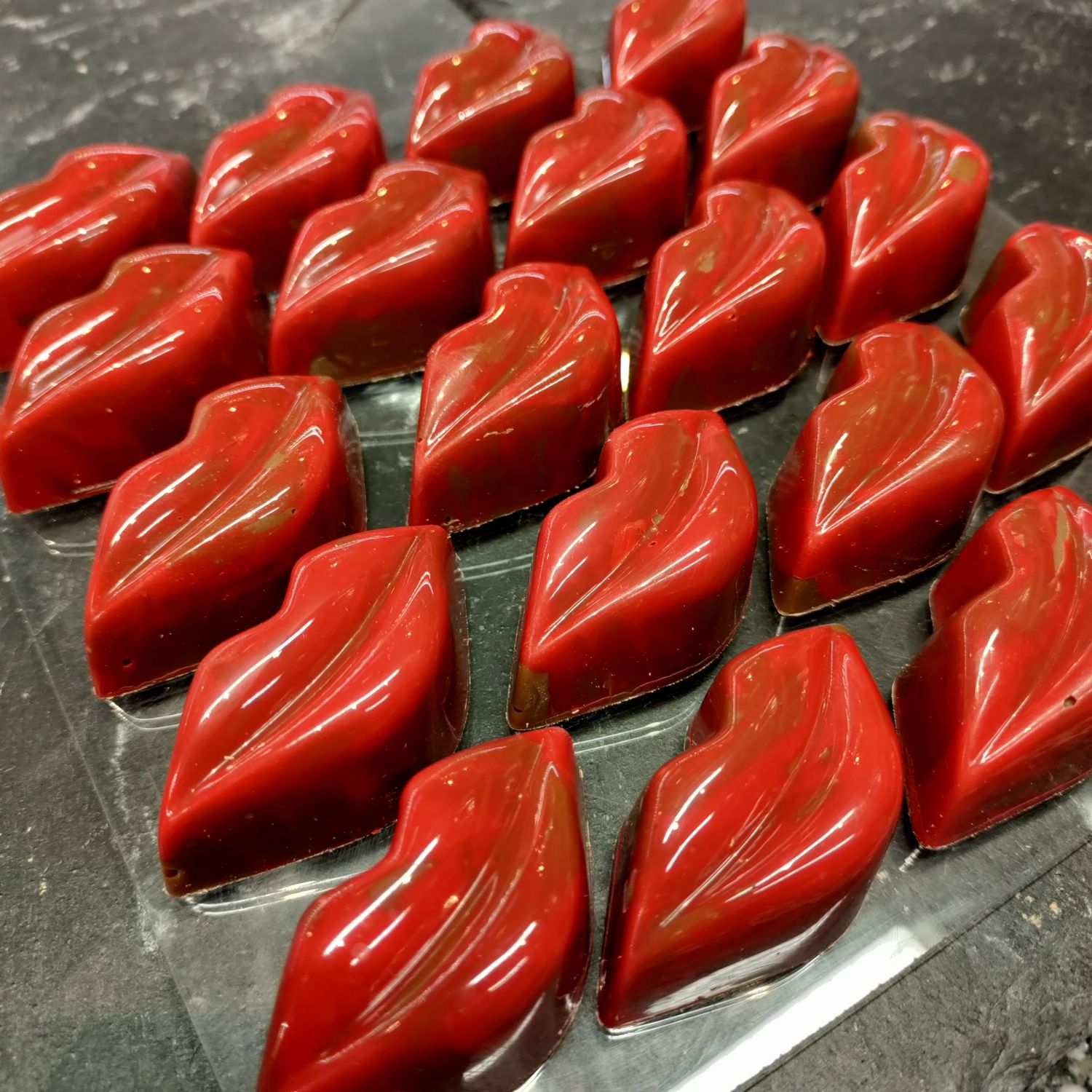 Hotlips maitosuklaa caramel konvehti (G)