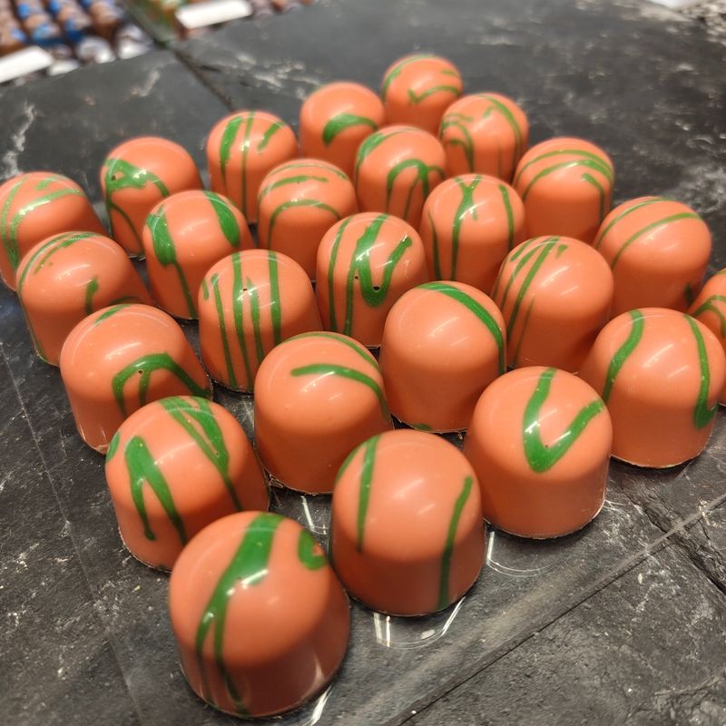 Valkosuklaa vadelma konvehti (G)