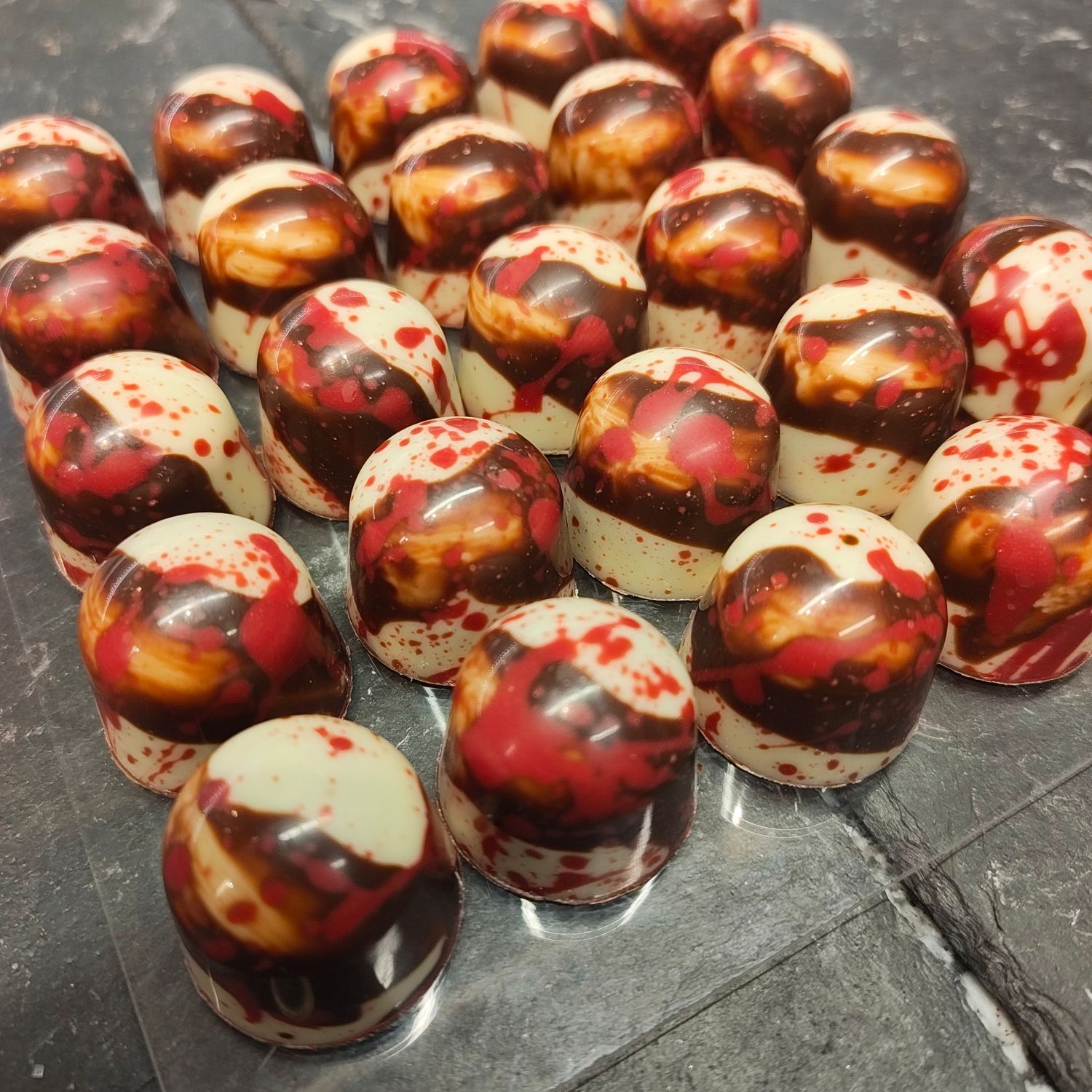 Valkosuklaa kirsikka konvehti (G)