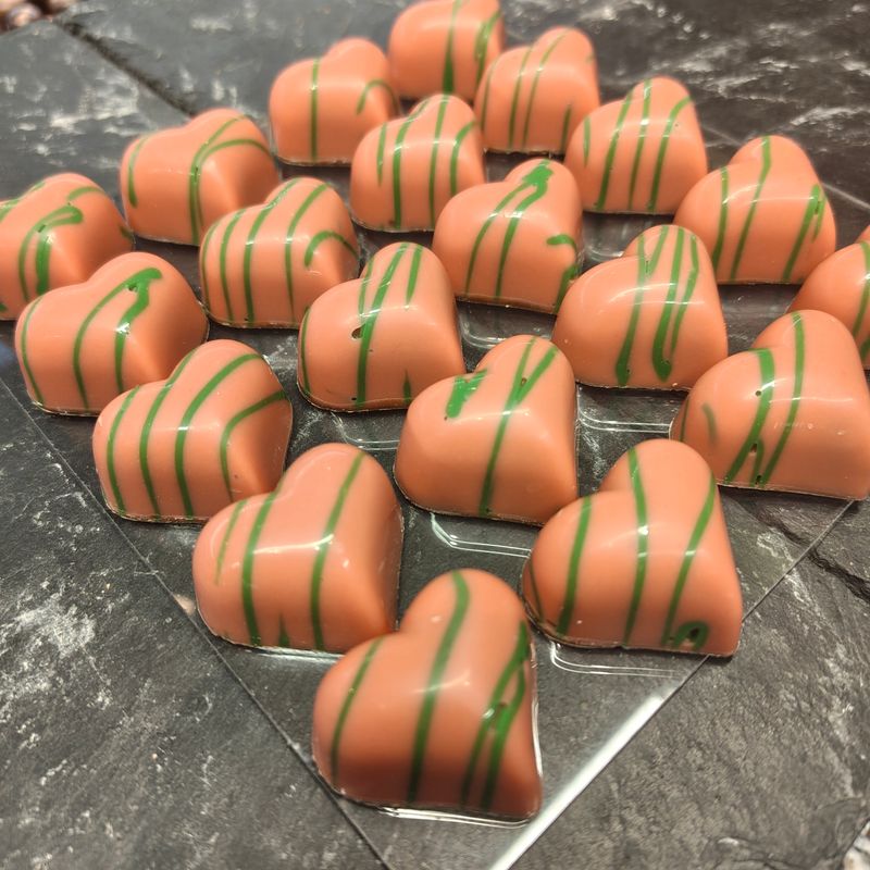 Valkosuklaa vadelma sydän (G)