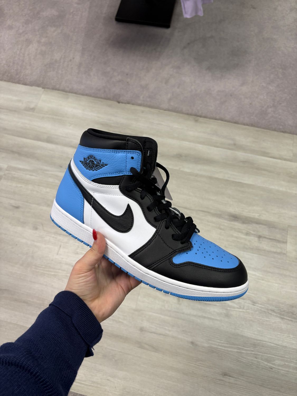 Size 13 Mens Jordan 1 unc high used with box