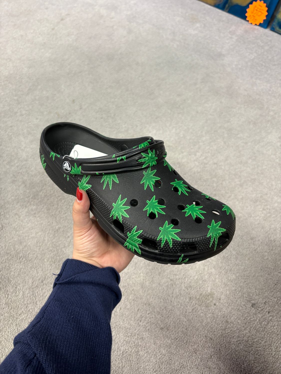 Crocs sz 11 cannibus