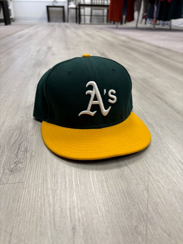 New Era Oakland A hat Size 7 3/8 used