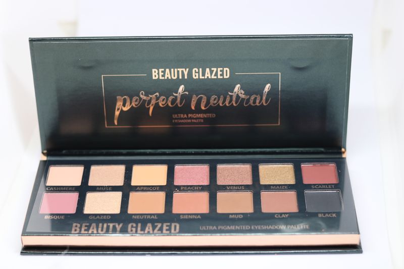 Beauty glazed ultra pigmented shadows