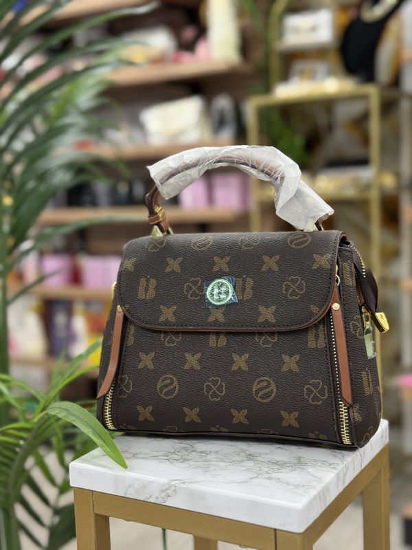 Damenhandtasche Model 2025 mit Kartenfach, braun