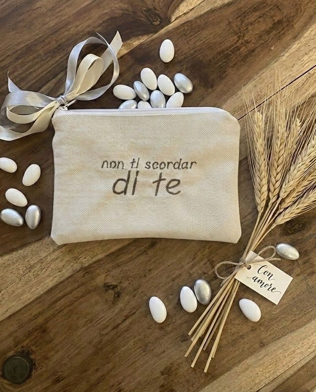 ASTUCCIO CON CERNIERA