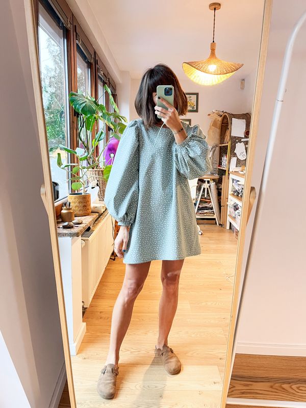 Sukienka z bufiastymi rękawami TWIGGY /MINT/