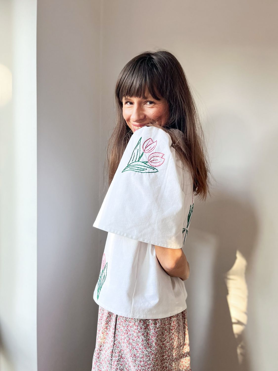 Bluzka z haftowanymi kwiatami /TULIP/