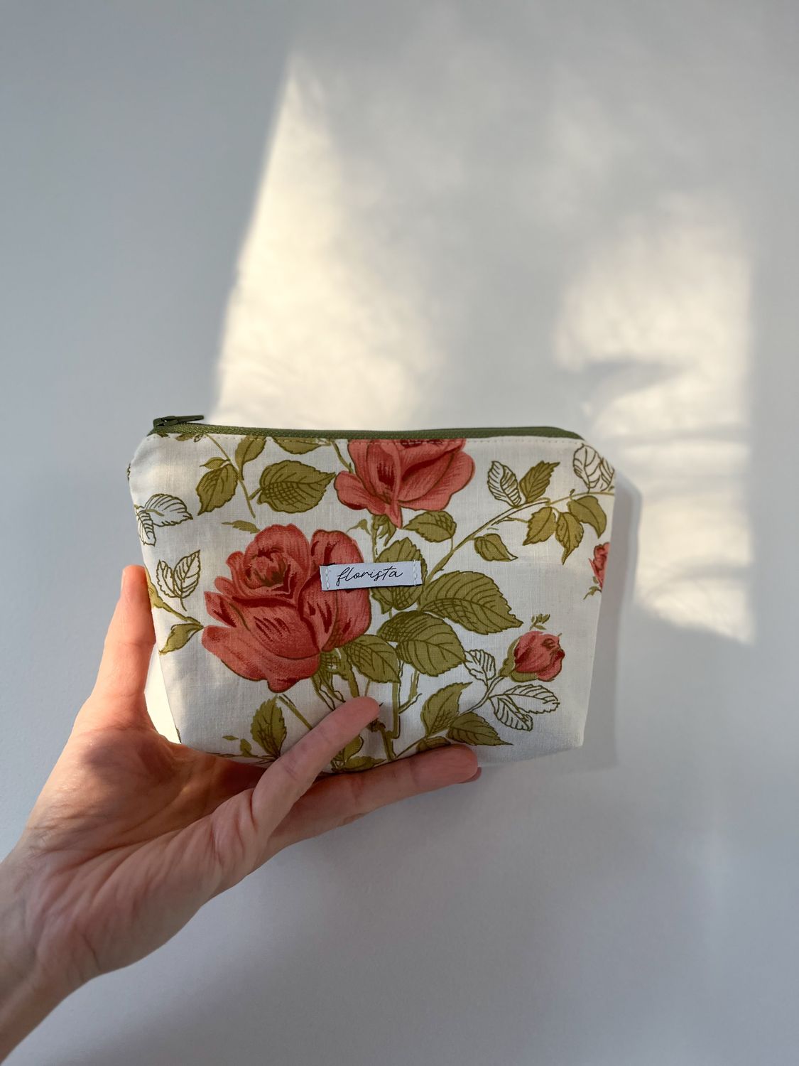 Kosmetyczka na zamek /SUNDAY MORNING/