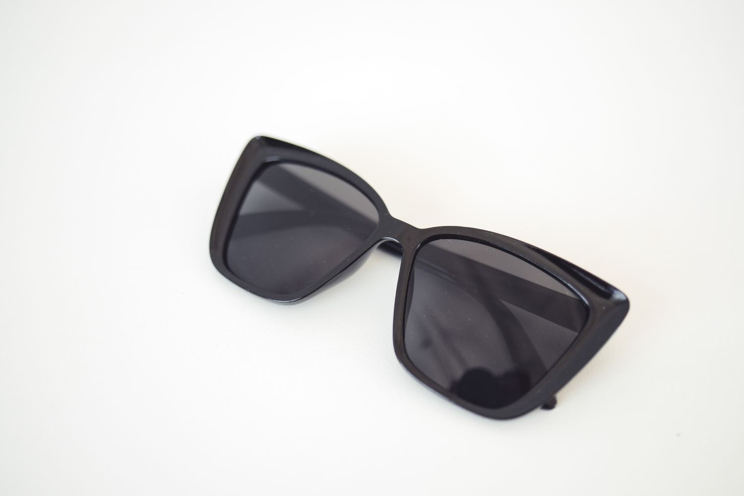 Radiance Black Frame