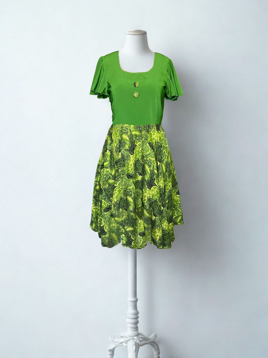 Harmony Green Princess Cut with Umbrella Sleeves Flare Dress (L)