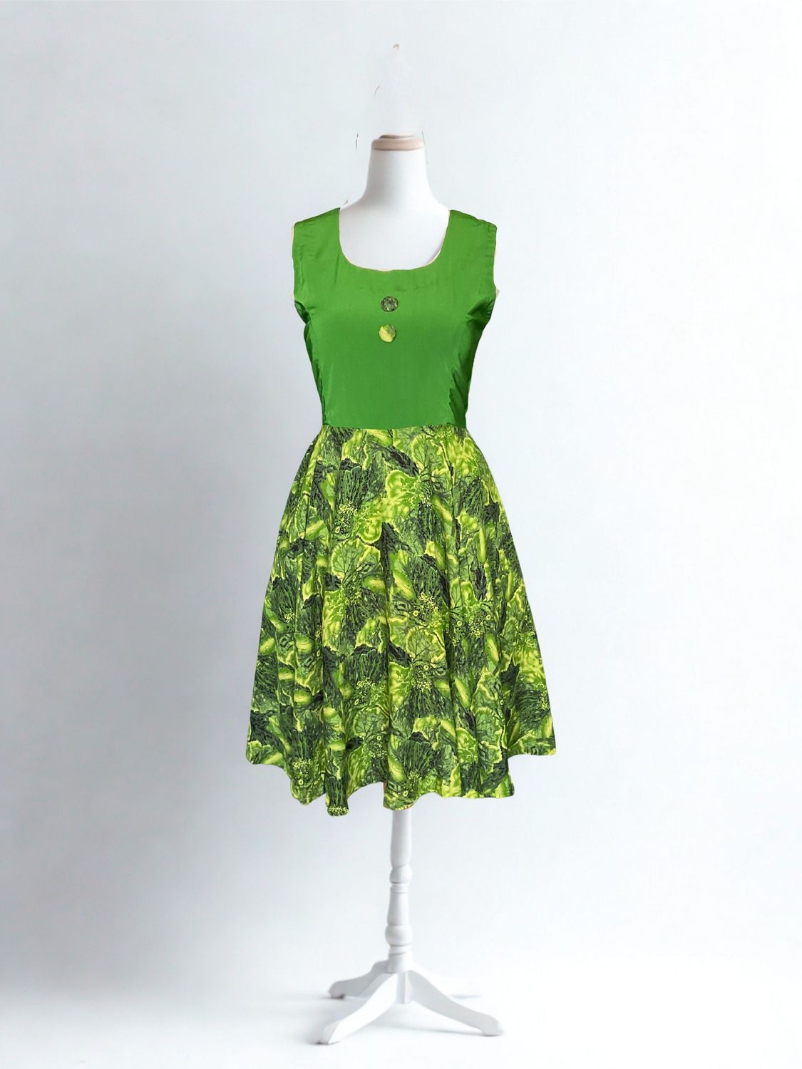 Harmony Green Sleeveless Princess Cut Flare Dress (L)