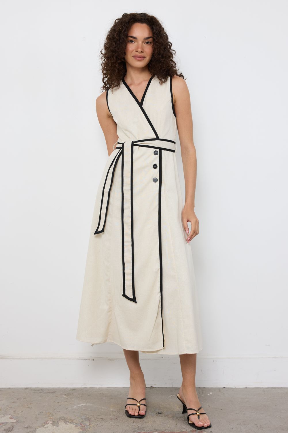 The Canyon Natural/Black Dress