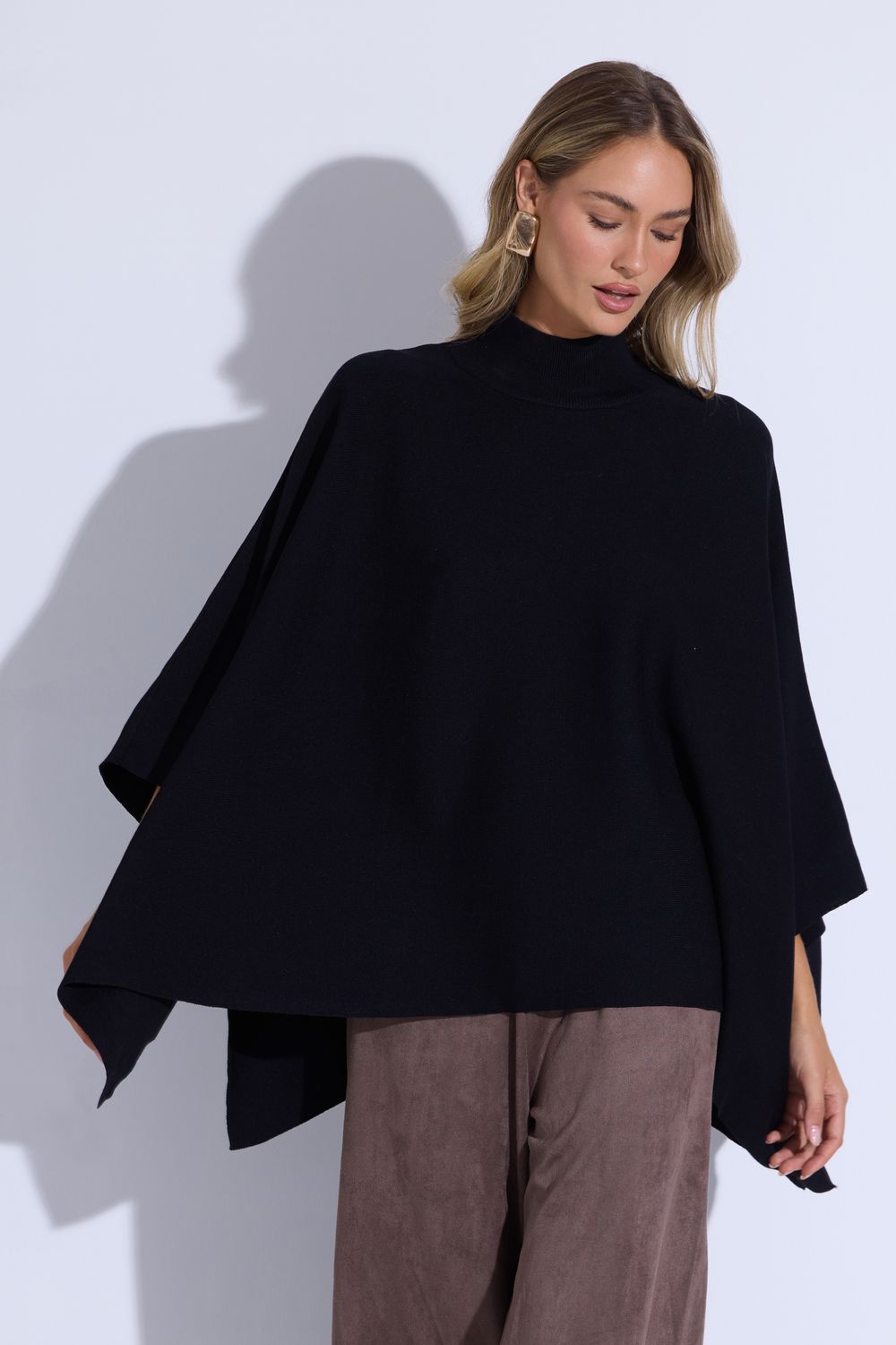 Lily van der Woodsen Black Poncho