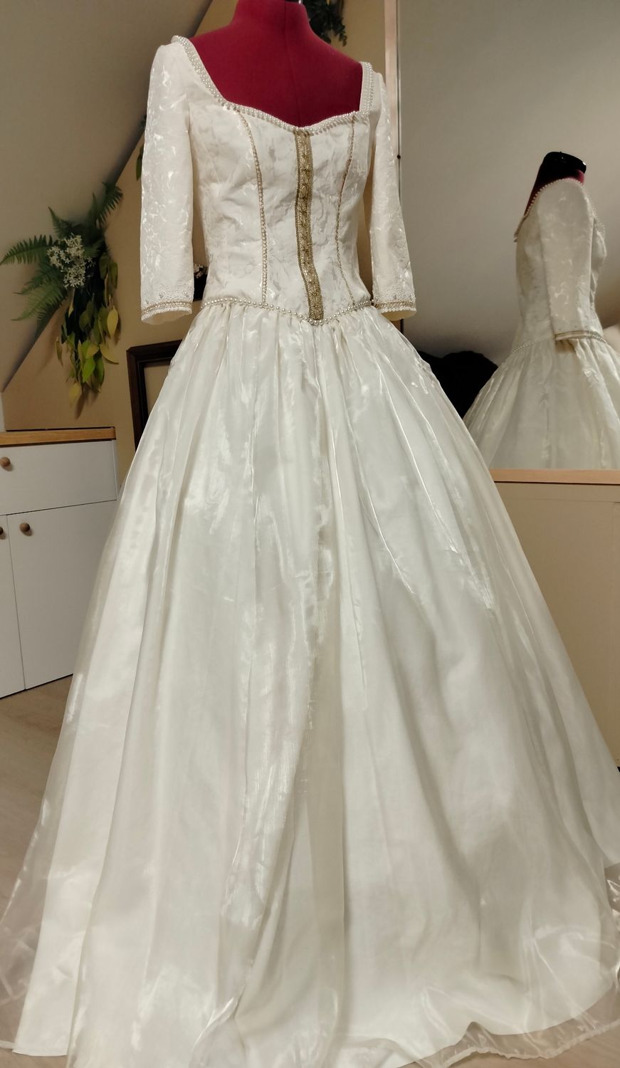 Leontine 36