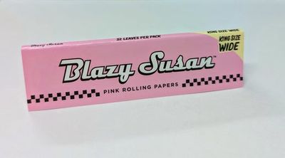 Blazy Susan King Size Wide Rolling Papers - PINK