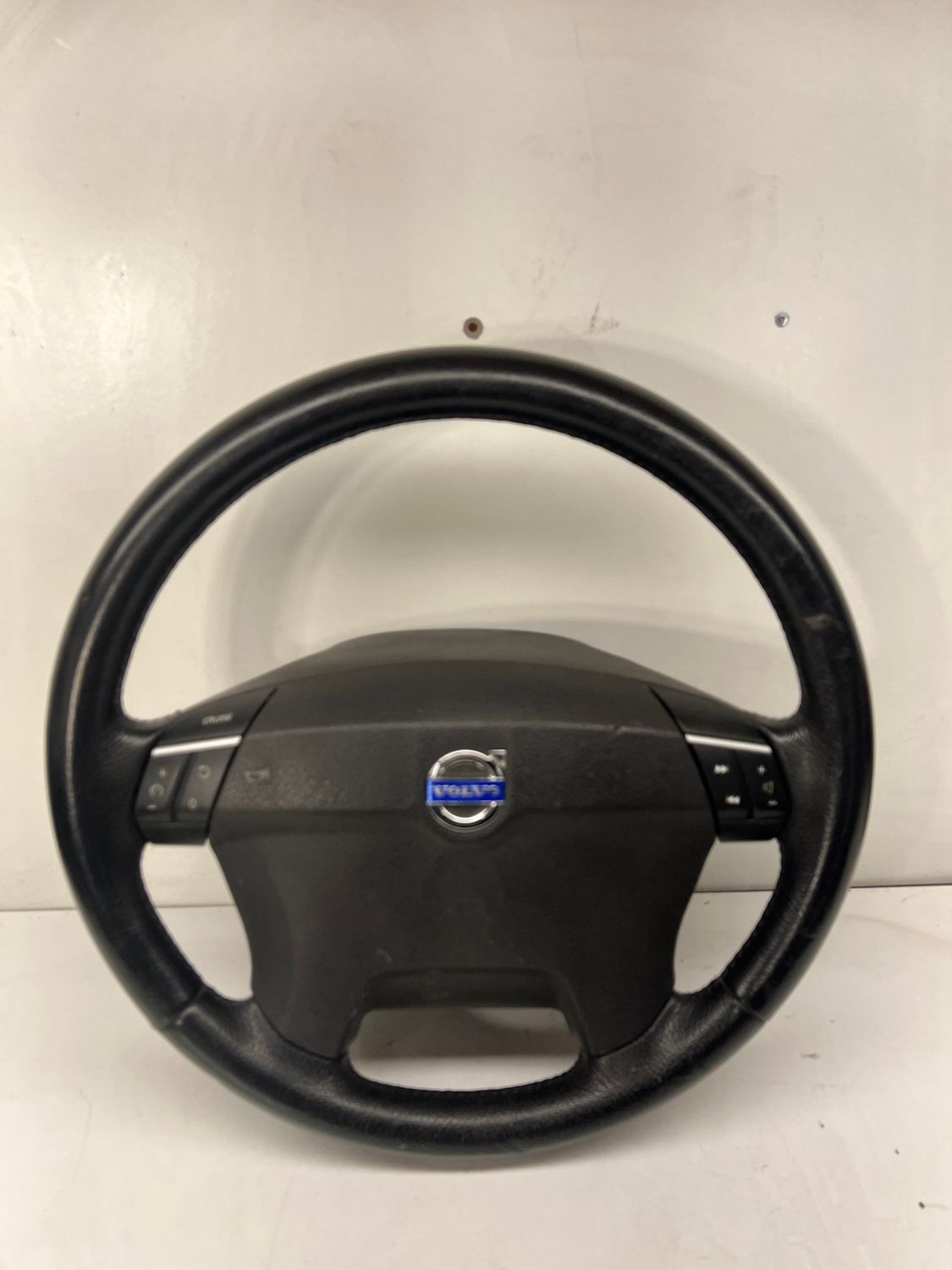 VOLVO XC90 2011 BLACK LEATHER 4 SPOKE STEERING WHEEL With Buttons A2l11b5s