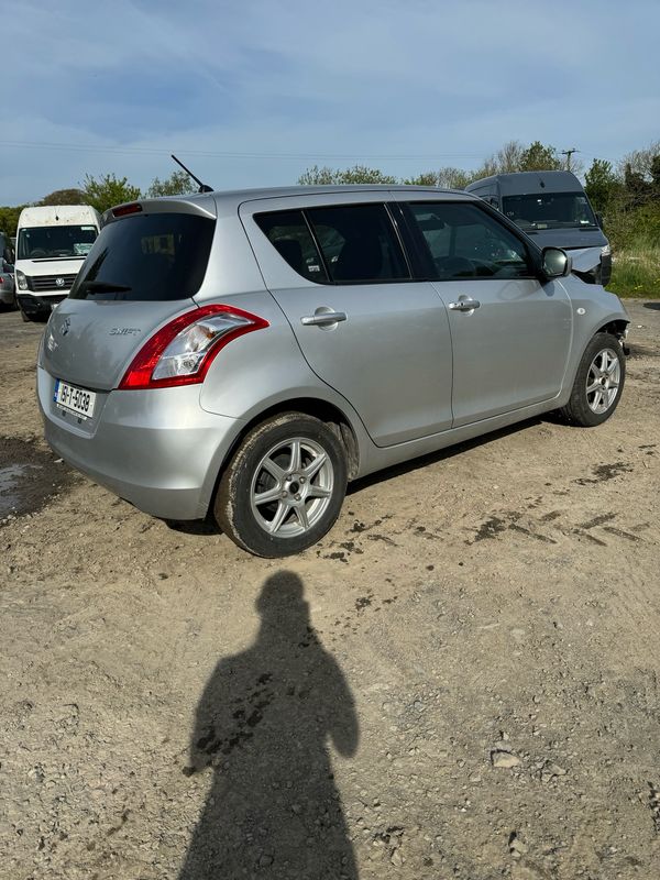 Breaking 2015 Suzuki Swift DBA-ZC72S 5DR AUTO