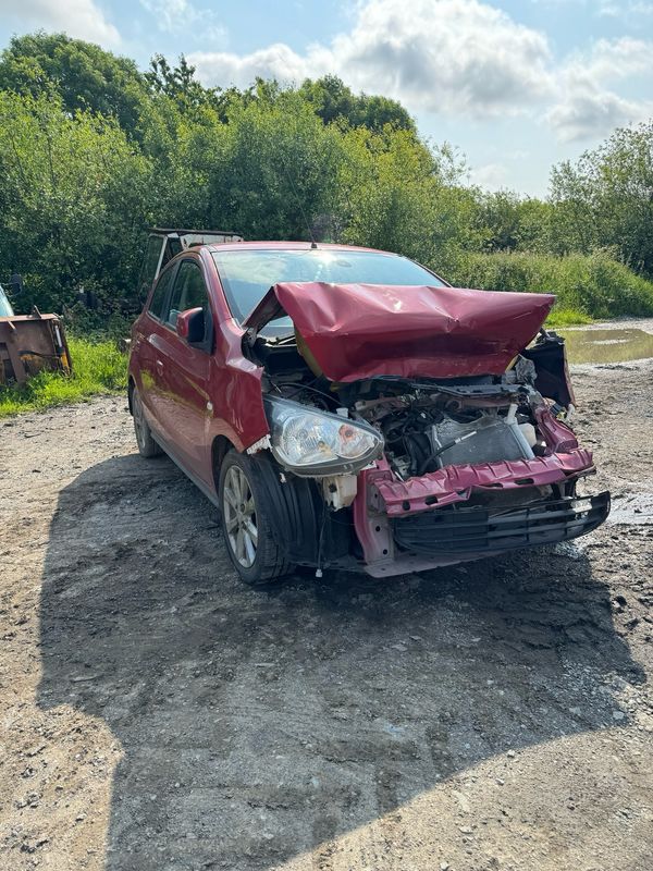 Breaking 2014 Mitsubishi Space Star 1.2L Petrol