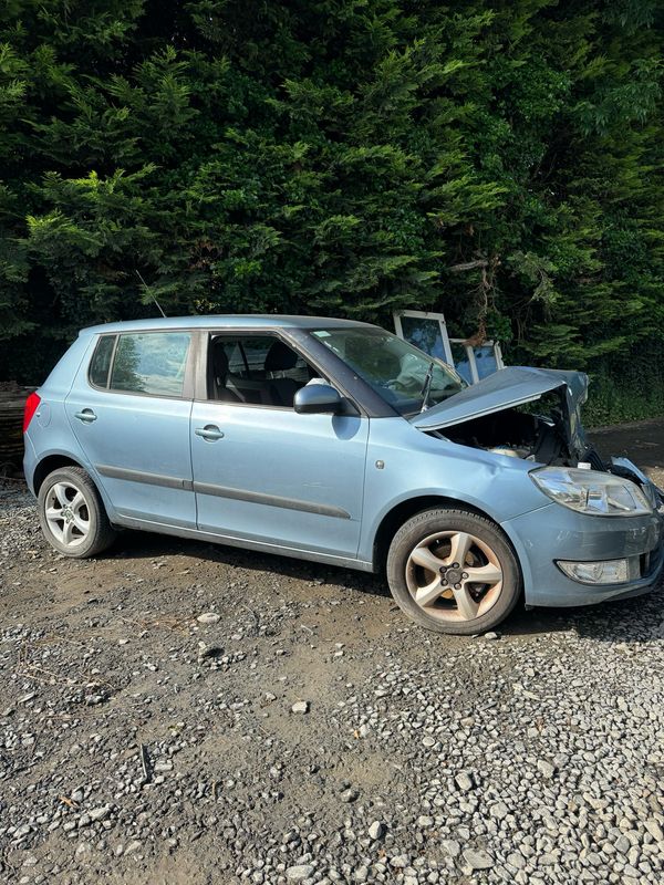 Breaking Skoda Fabia 1.2L Petrol Manual
