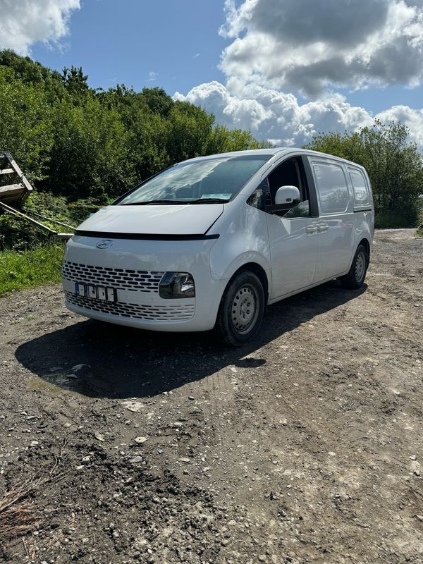 Breaking 2024 Hyundai Staria 2.2L Diesel Manual