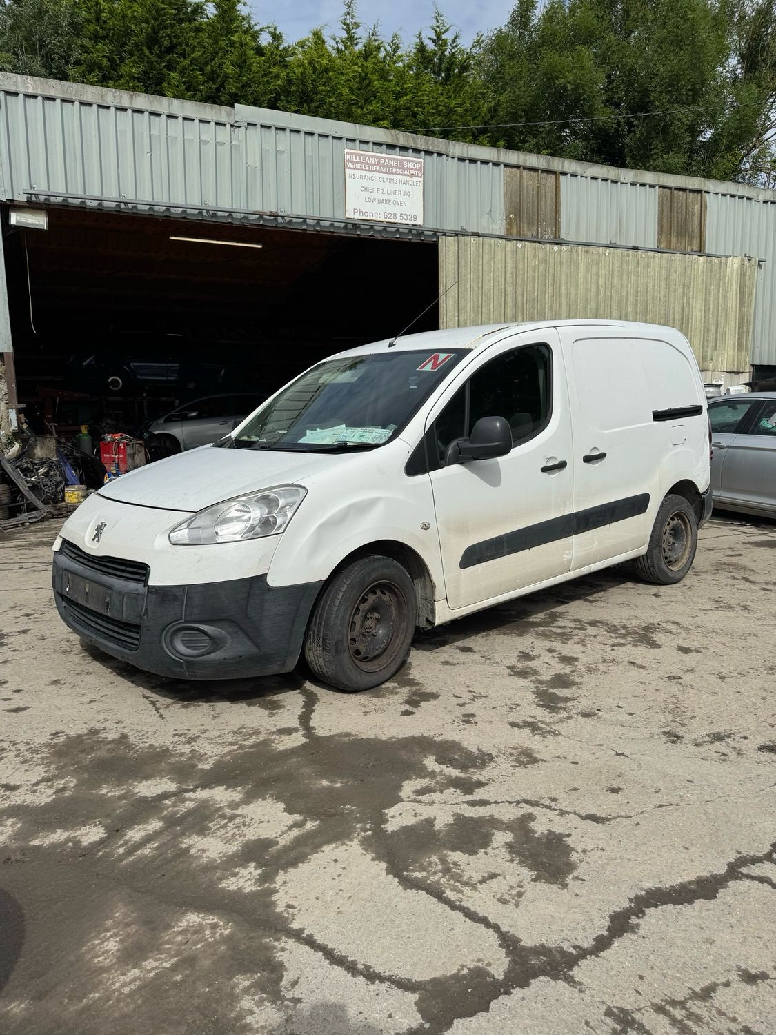 Breaking 2014 Peugeot Partner 1.6L Diesel Manual