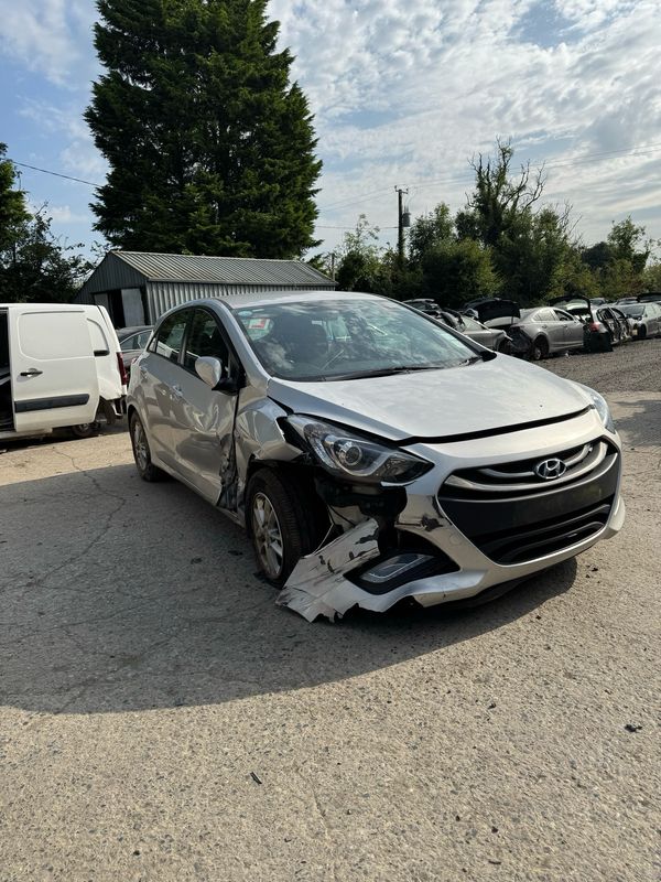 Breaking 2013 Hyundai I30 1.6L Diesel