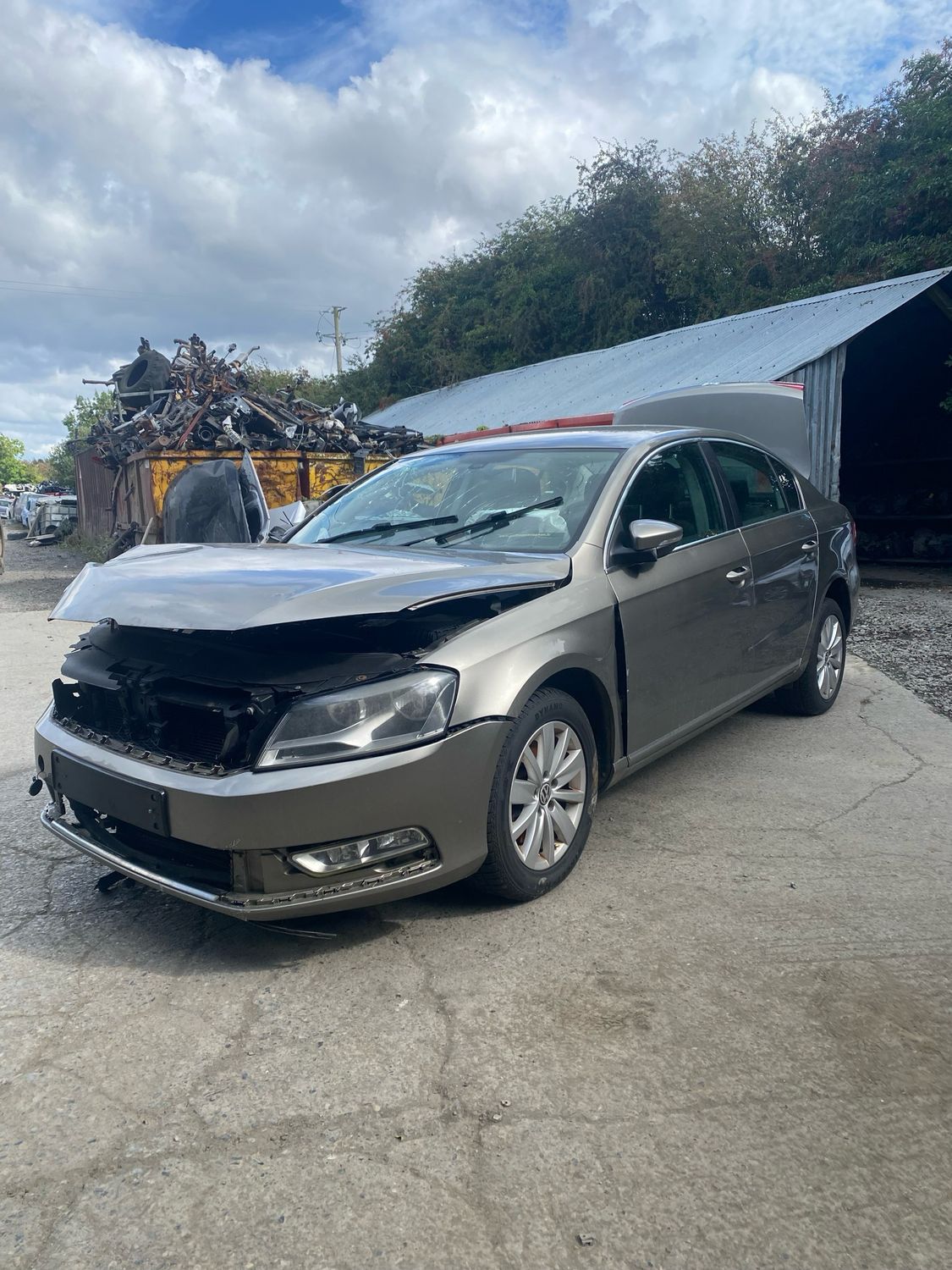 Breaking Volkswagen Passat 2013 1.6 Diesel CAY Manual