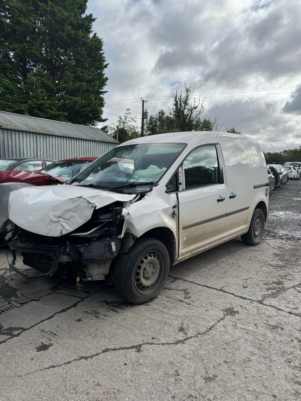 Breaking Volkswagen Caddy 2016 2L DSF Manual