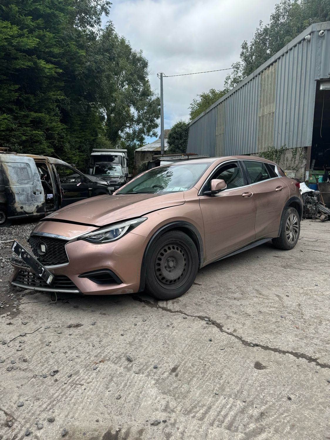Breaking Infiniti Q30 2017 1.5 Diesel Manual