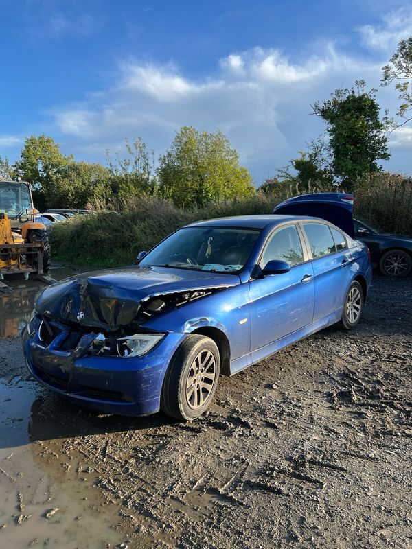 Breaking BMW 316i 2008 E90 N43b16a a51/5 3 Series