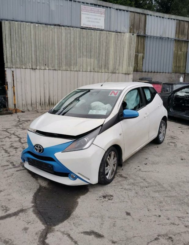 Breaking Toyota Aygo 2019 1L Petrol Manual