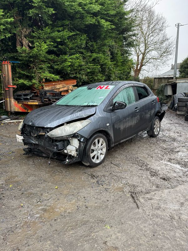 Breaking Mazda Demio 2011 1.4 Petrol Automatic