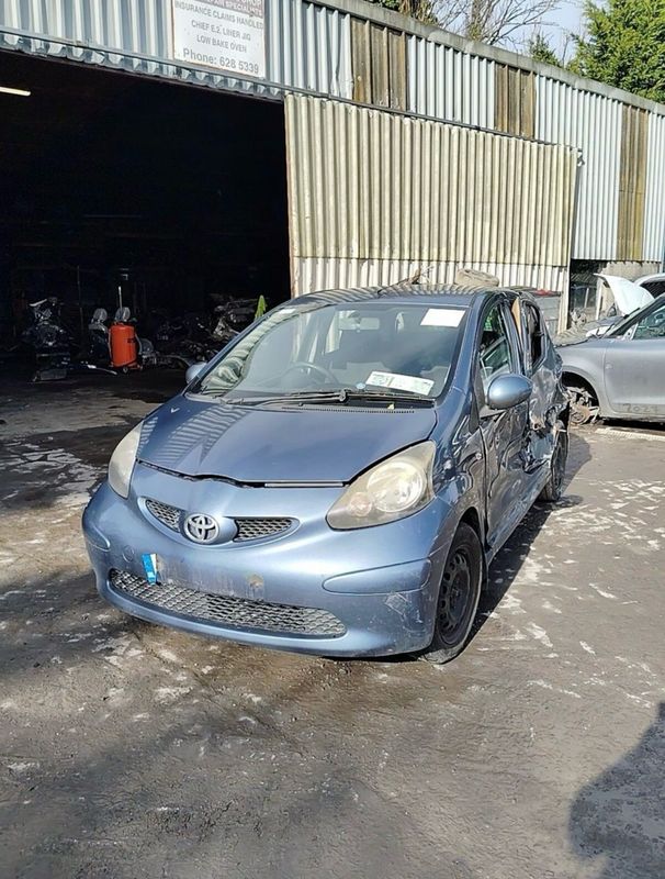 Breaking Toyota Aygo 2008 1L Petrol Manual