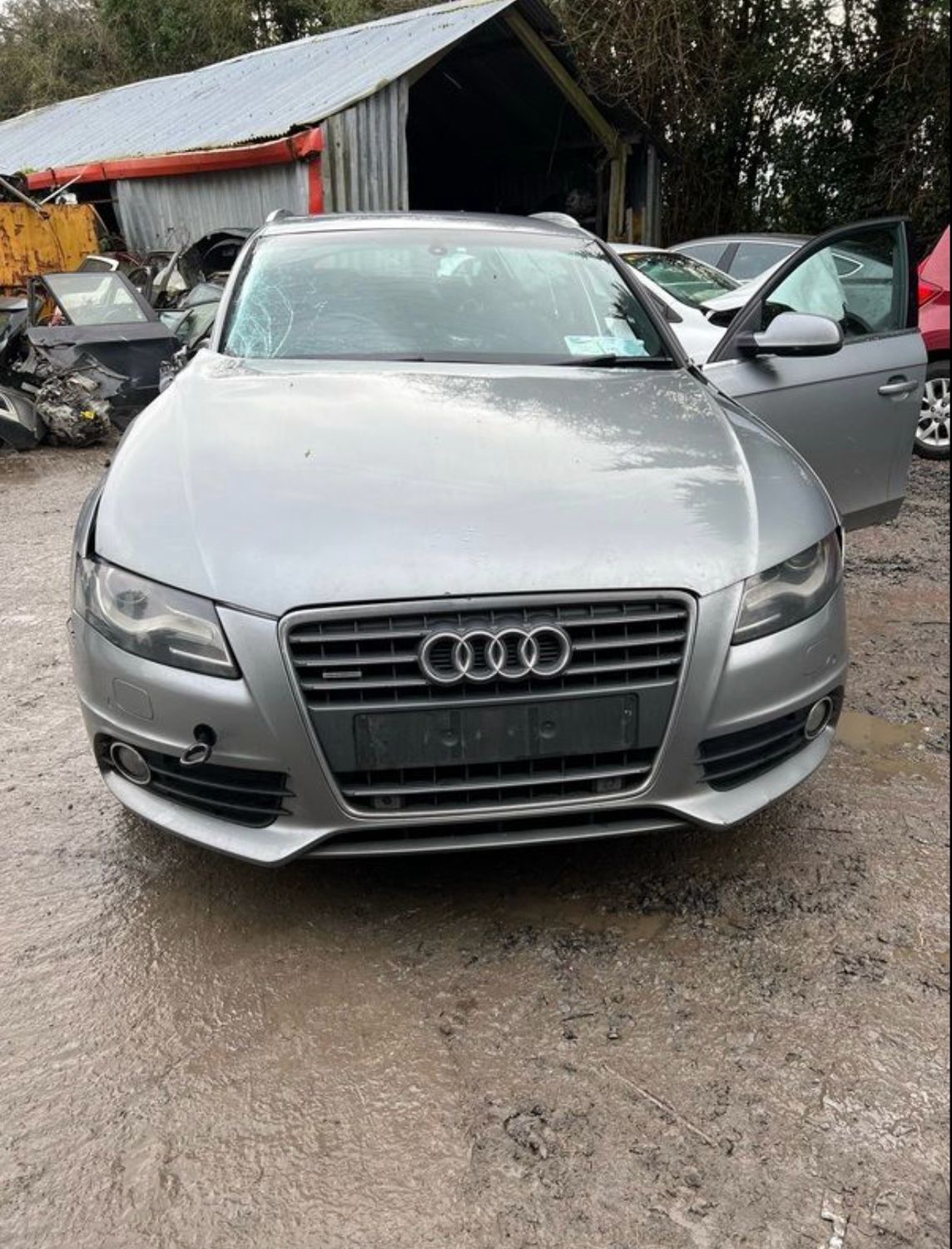 Breaking Audi A4 B8 CAHA JKP LY79 S Line Quattro 2010