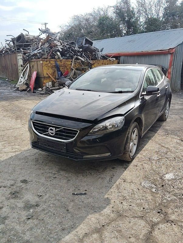 Breaking Volvo V40 2015 1.6 Diesel Manual