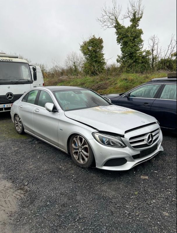 Breaking Mercedes C350e 2016 C Class W205 Hybrid