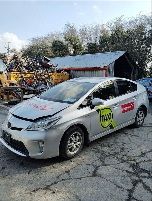 Breaking Toyota Prius 2013 Hybrid