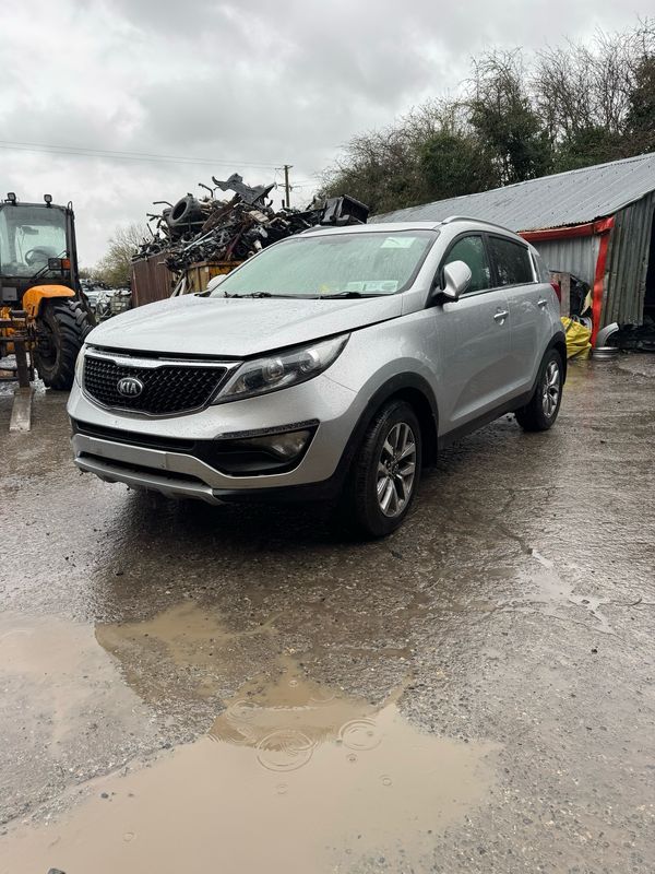 Breaking Kia Sportage 2015 1.7 Diesel Manual