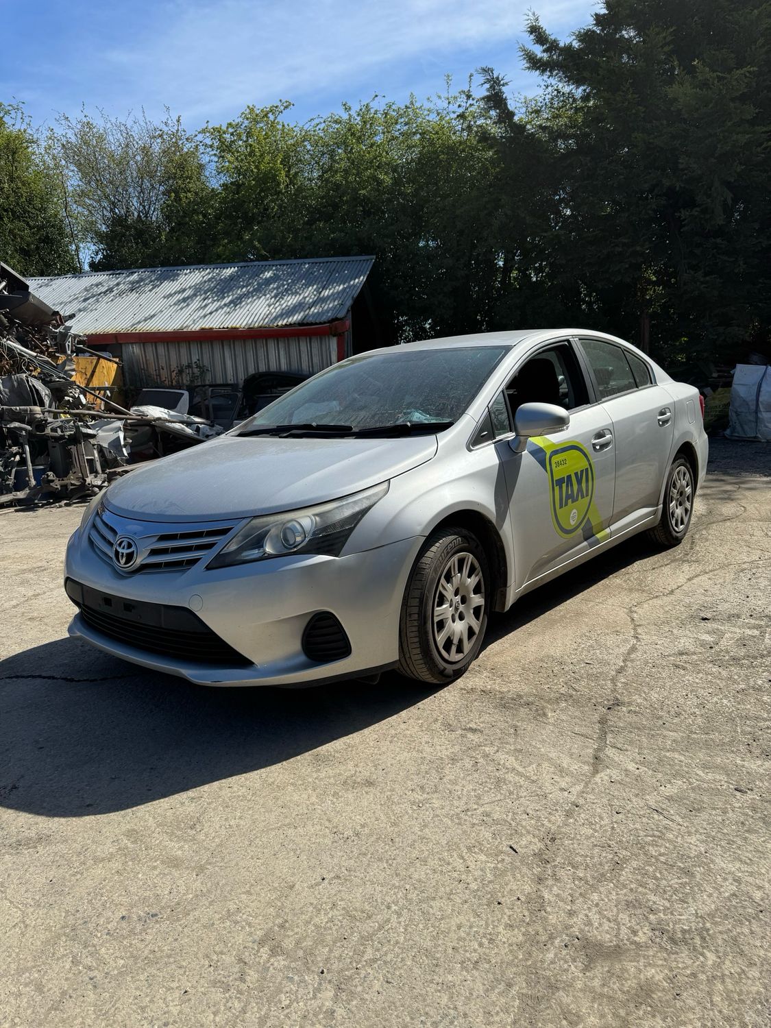 Breaking Toyota Avensis 2012 2L Manual