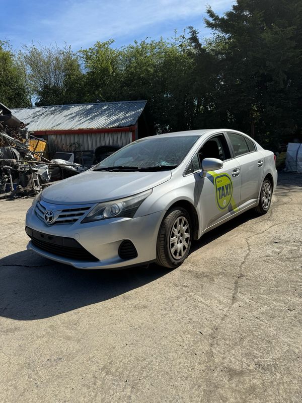 Breaking Toyota Avensis 2012 2L D4D Manual