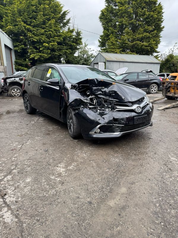 Breaking Toyota Auris 2016 1.8 Hybrid