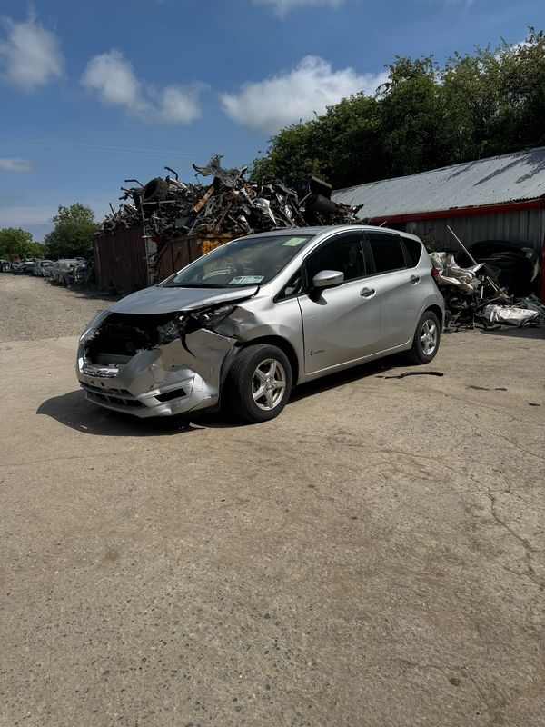 Breaking Nissan Note 2018 Hybrid 1.2L