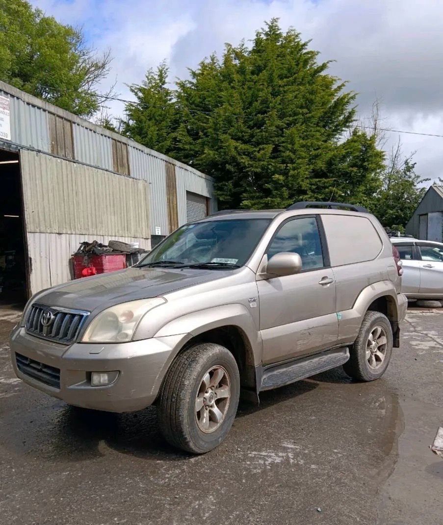Breaking Toyota Landcruiser 2005 SWB 3L Diesel Manual