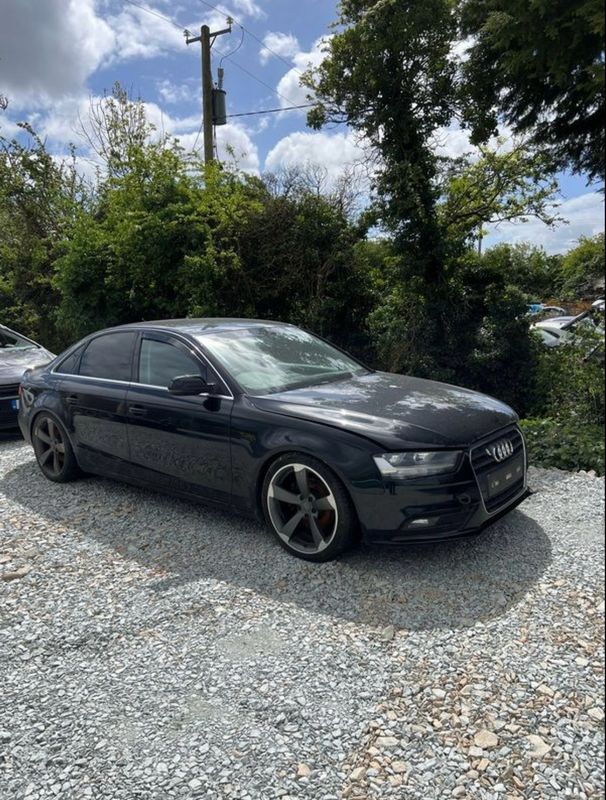 Breaking Audi A4 B8 2.0 TDI cjcb nsl Ly9b 2014