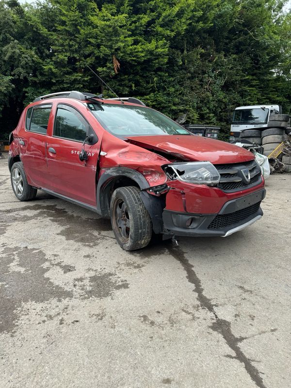 Breaking Dacia Sandero Stepway 2015 0.9 Petrol