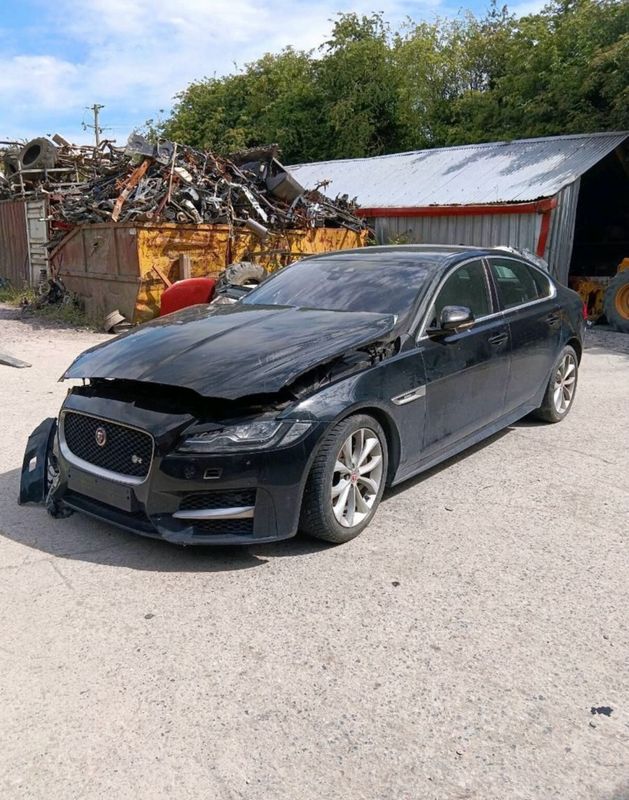 Breaking Jaguar XF 2017 2.0 R Sport Automatic