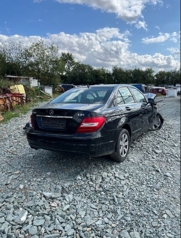 Breaking Mercedes C200 2012 W204 651 197