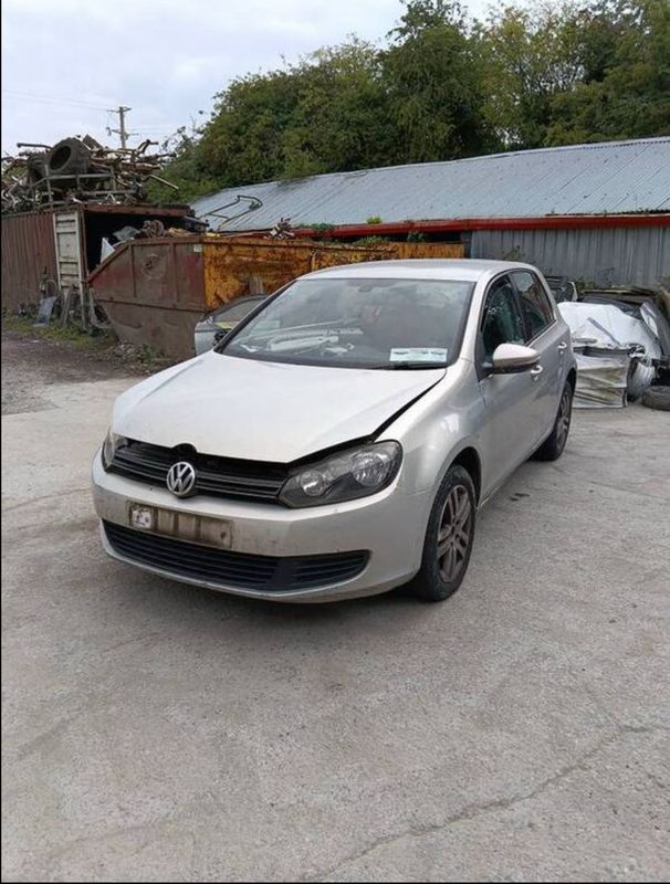 Breaking Volkswagen Golf 2010 1.4 Manual CGG