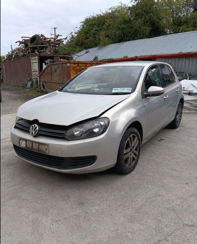 Breaking Volkswagen Golf 2010 1.4 Petrol Manual